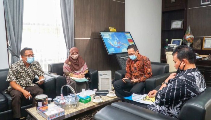 Tambah Retribusi Solusi Ekonomi NTB dari Mendagri