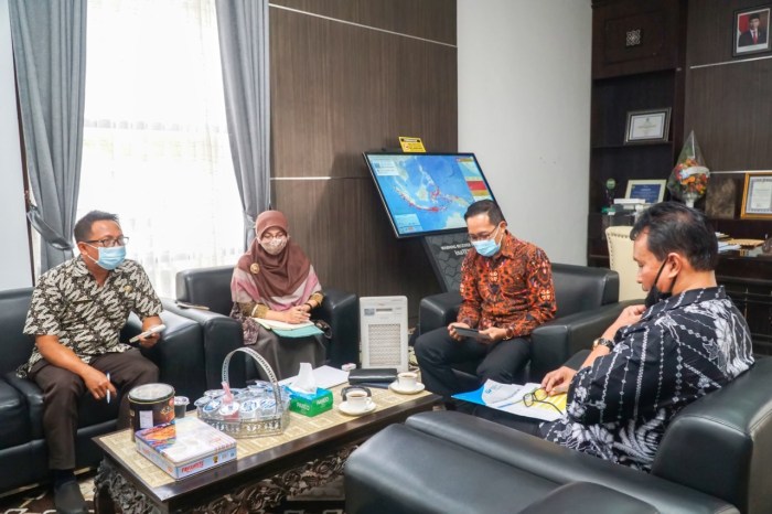 Tambah Retribusi, Solusi Ekonomi NTB dari Mendagri