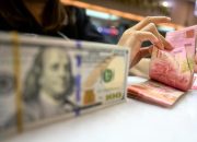Faktor Dalam dan Luar Negeri Tekan Rupiah, Pasar Waspada