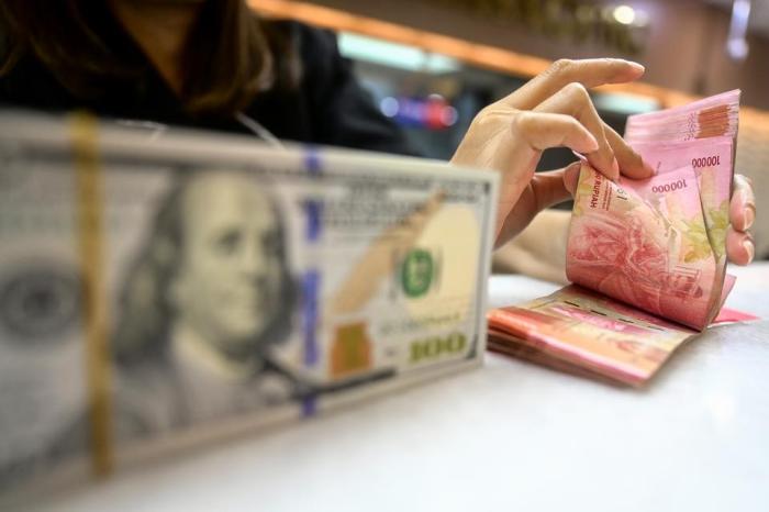 Pelaku Pasar Waspadai Kebijakan Fiskal Trump, Rupiah Berpotensi Melemah ... Faktor Dalam dan Luar Negeri Tekan Rupiah, Pasar Waspada