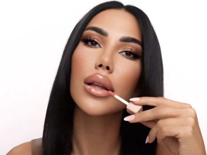 7 Cara Make Up Natural yang Tahan Lama Bikin Kamu Tampil Menawan Setiap ... Gaya Make-Up Natural yang Bikin Kamu Lebih Fresh
