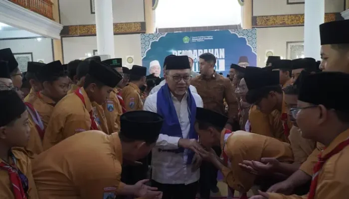 Pengarahan Santri Ponpes: Menko Pangan Zulhas Ingat Petani dan Nelayan