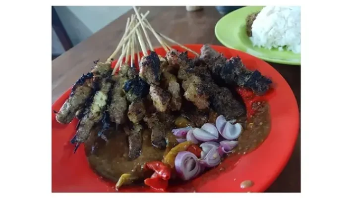 18 Tempat Makan Enak Dekat Alun-Alun Surabaya yang Disukai Wisatawan 2025