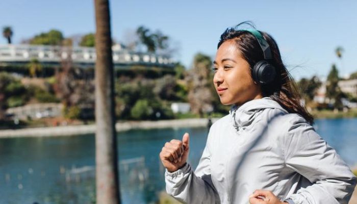 Rekomendasi Earbuds dan Headset untuk Olahraga dan Perjalanan Sehari-hari