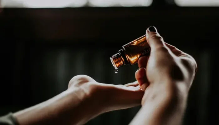 Tonik atau Serum, Mana yang Lebih Efektif untuk Menumbuhkan Rambut?