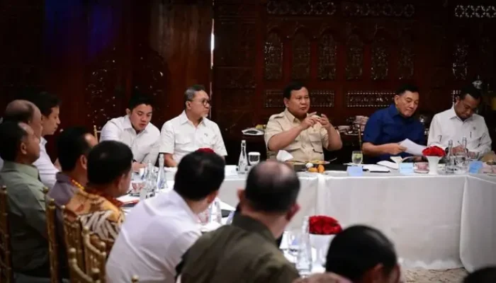 Malam Hari, Prabowo Panggil Para Menteri di Kertanegara
