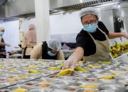 Kisah Koki Hotel Kelas Dunia Menjadi Juru Masak di Dapur MBG Cinere Depok