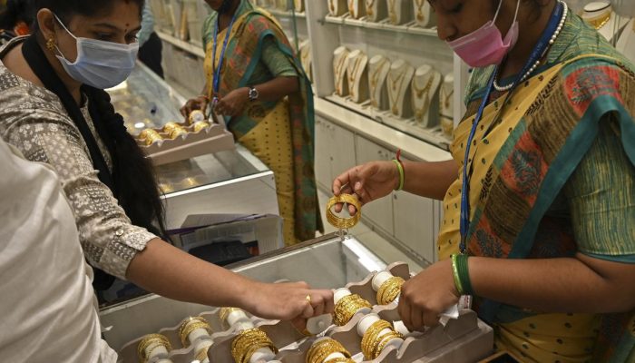 RUU Pendanaan Trump Menyebabkan Harga Emas Melemah, Apa Hubungannya?