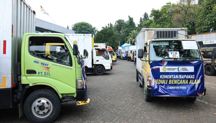 Mentan Kirim 153 Truk Bantuan untuk Masyarakat Terdampak Banjir Sumatra