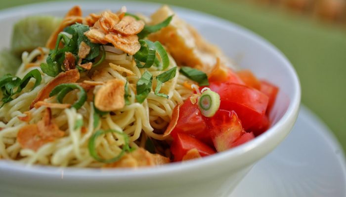 9 Tempat Makan Mie Kopyok di Semarang 2025 yang Bikin Nagih dengan Kuah Beningnya