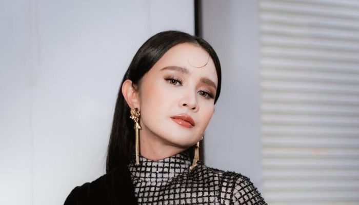 6 Gaya Michelle Ziudith di Gala Premiere Film Alas Roban Hari Pertama Raih 176 Ribu Penonton