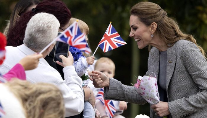 6 Inspirasi Gaya Kantor yang Bisa Ditiru dari Kate Middleton