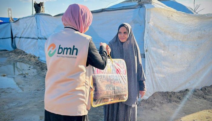 Selimut Penghangat buat Warga Gaza Utara Saat Musim Dingin dari Indonesia