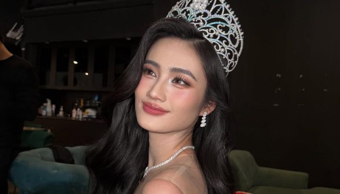 Ratu Kecantikan Beralih Profesi Menjadi SPG Merek Ternama