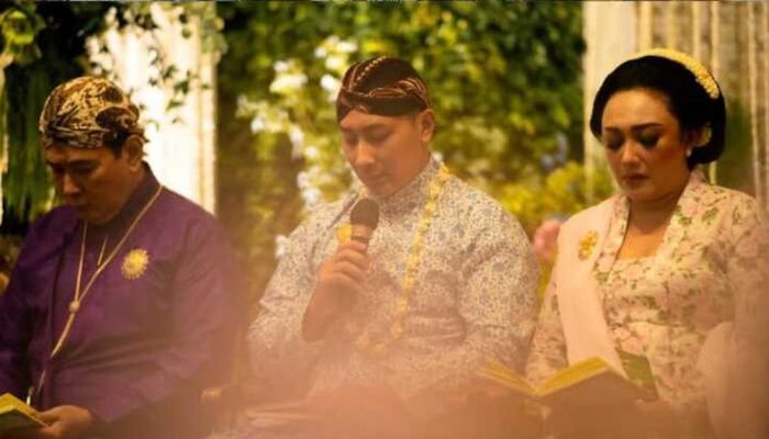 Siraman Darma Mangkuluhur, Penampilan Tommy Soeharto dan Tata Cahyani Menarik Perhatian