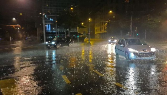 Mengelola Pengeluaran Meningkat di Musim Hujan