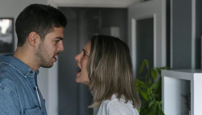 7 Tanda Kekerasan Finansial dalam Keluarga yang Wajib Diketahui Pasangan Suami Istri